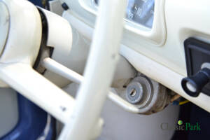 Bild 46/50 von Renault 4 CV Décapotable (1954)