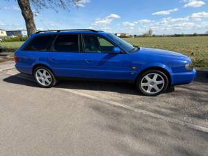 Image 4/29 of Audi S6 Plus Avant (1996)