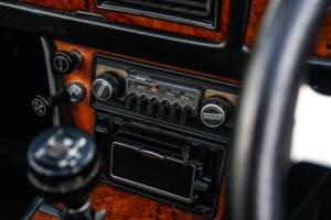 Image 23/38 of Triumph Stag (1977)