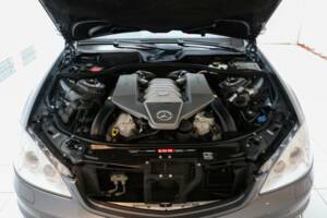 Bild 12/18 von Mercedes-Benz S 63 AMG (2007)