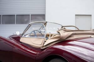 Image 22/32 de Jaguar XK 140 OTS (1955)
