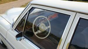 Imagen 9/19 de Mercedes-Benz 280 S (1972)