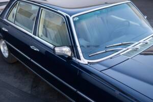 Image 23/30 of Mercedes-Benz 450 SEL 6,9 (1977)