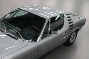 Image 15/56 of Alfa Romeo Montreal (1977)