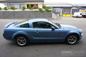 Image 11/63 of Ford Mustang GT (2005)