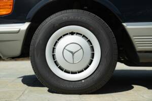 Image 11/50 of Mercedes-Benz 500 SEL (1985)