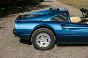 Image 15/41 de Ferrari 308 GTSi Quattrovalvole (1985)