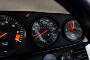 Bild 34/60 von Porsche 911 Carrera 3.2 (1987)