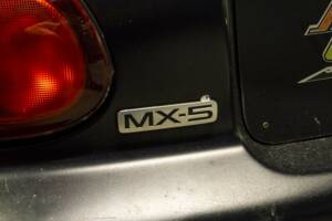 Imagen 7/28 de Mazda MX-5 1.8 (2001)