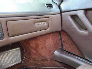 Image 13/18 of Ferrari Mondial Quattrovalvole (1985)