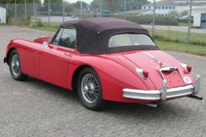 Image 81/84 of Jaguar XK 150 SE DHC (1958)