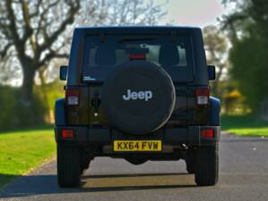 Image 11/50 de Jeep Wrangler Sahara 4.0L (2014)