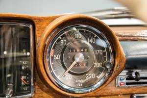 Image 6/11 of Mercedes-Benz 300 SE (1965)