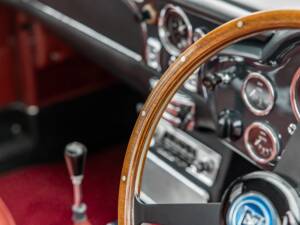 Bild 25/39 von Aston Martin DB 5 Vantage (1964)