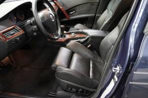 Image 37/45 of ALPINA B5 (2005)