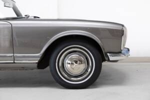 Image 25/35 de Mercedes-Benz 230 SL (1966)