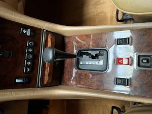 Image 17/26 of Mercedes-Benz 560 SL (1987)