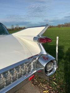 Image 28/56 of Cadillac Sedan DeVille (1959)