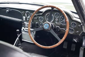 Image 12/41 de Aston Martin DB 5 (1964)