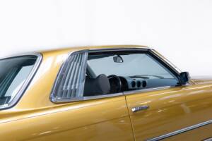 Image 27/32 of Mercedes-Benz 350 SLC (1971)