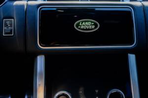 Image 24/49 of Land Rover Range Rover V8 Armoured (2022)