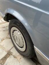 Image 14/30 of Mercedes-Benz 380 SEC (1985)