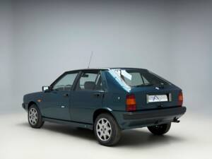 Image 7/30 of Lancia Delta 1.5 LX (1991)