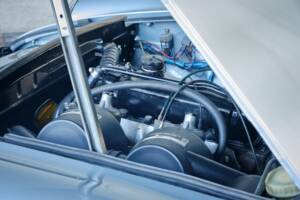 Image 48/50 of MG MGB (1976)