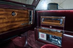 Image 41/58 of Cadillac Brougham Elegance (1988)