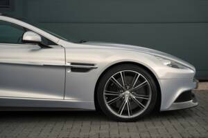 Image 24/50 of Aston Martin Vanquish (2014)
