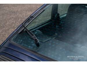 Image 24/33 de Porsche 911 Carrera 4 (1992)