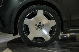 Image 18/50 de Mercedes-Benz V 300 d (2025)