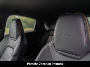 Obraz 10/33 pojazdu Porsche Cayenne Coupé Turbo S E-Hybrid (2026)