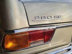 Image 22/60 of Mercedes-Benz 280 SE (1969)
