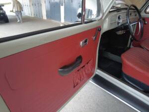 Image 14/18 of Volkswagen Beetle 1300 (1968)