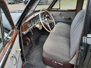 Image 4/8 of Plymouth Special Suburban (1950)