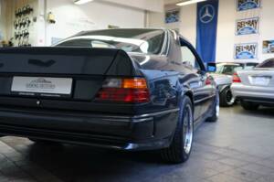Afbeelding 14/35 van Mercedes-Benz 300 CE-24 (1992)