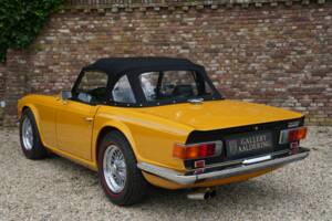 Image 28/50 of Triumph TR 6 (1971)