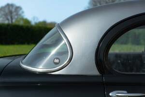 Image 27/50 of Dodge Coronet "Red Ram" (1953)