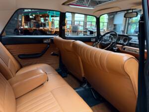 Image 26/36 of Peugeot 404 (1972)