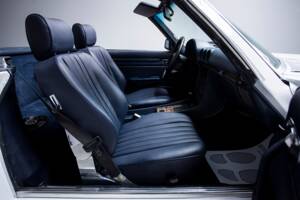 Bild 20/38 von Mercedes-Benz 560 SL (1986)