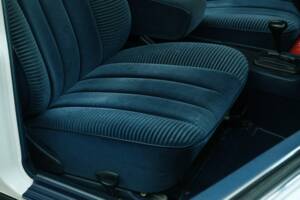 Bild 42/50 von Mercedes-Benz 230 (1977)