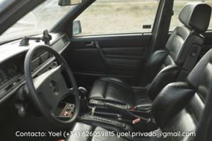 Image 18/41 of Mercedes-Benz 190 E 2.6 (1987)