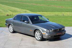 Image 1/50 of Jaguar XJ 8 4.2 (2004)