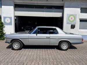 Image 50/61 of Mercedes-Benz 280 CE (1974)