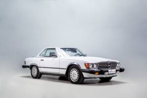 Image 9/48 of Mercedes-Benz 560 SL (1988)