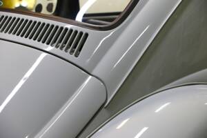 Image 37/39 of Volkswagen Escarabajo 1200 A (1965)