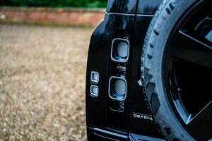 Image 49/50 de Land Rover Defender 110 V8 &quot;Bond Edition&quot; (2021)