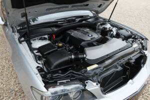 Immagine 39/50 di BMW 750i (2007)