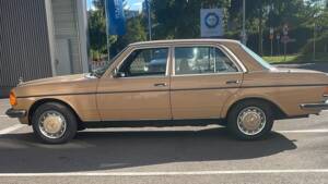Bild 4/52 von Mercedes-Benz 280 (1976)